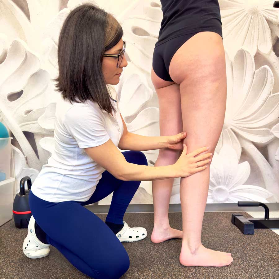 trattamento dermato-funzionale Elisa Saviano impegnata in un trattamento dermato-funzionale